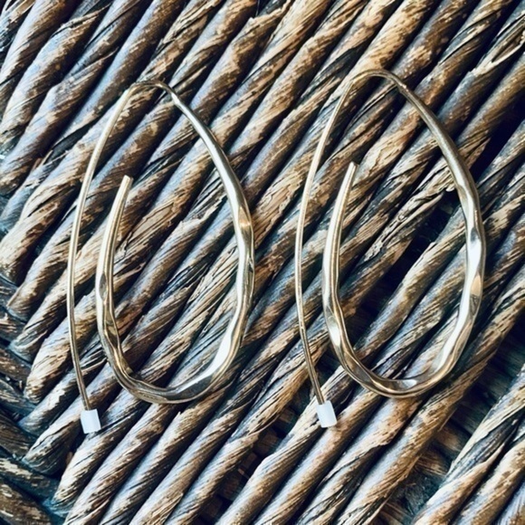 ✨✨Free Form Gold Tone Hook On Hoops ✨✨ - Picture 3 of 5